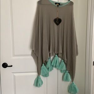 Z&L poncho with tassels